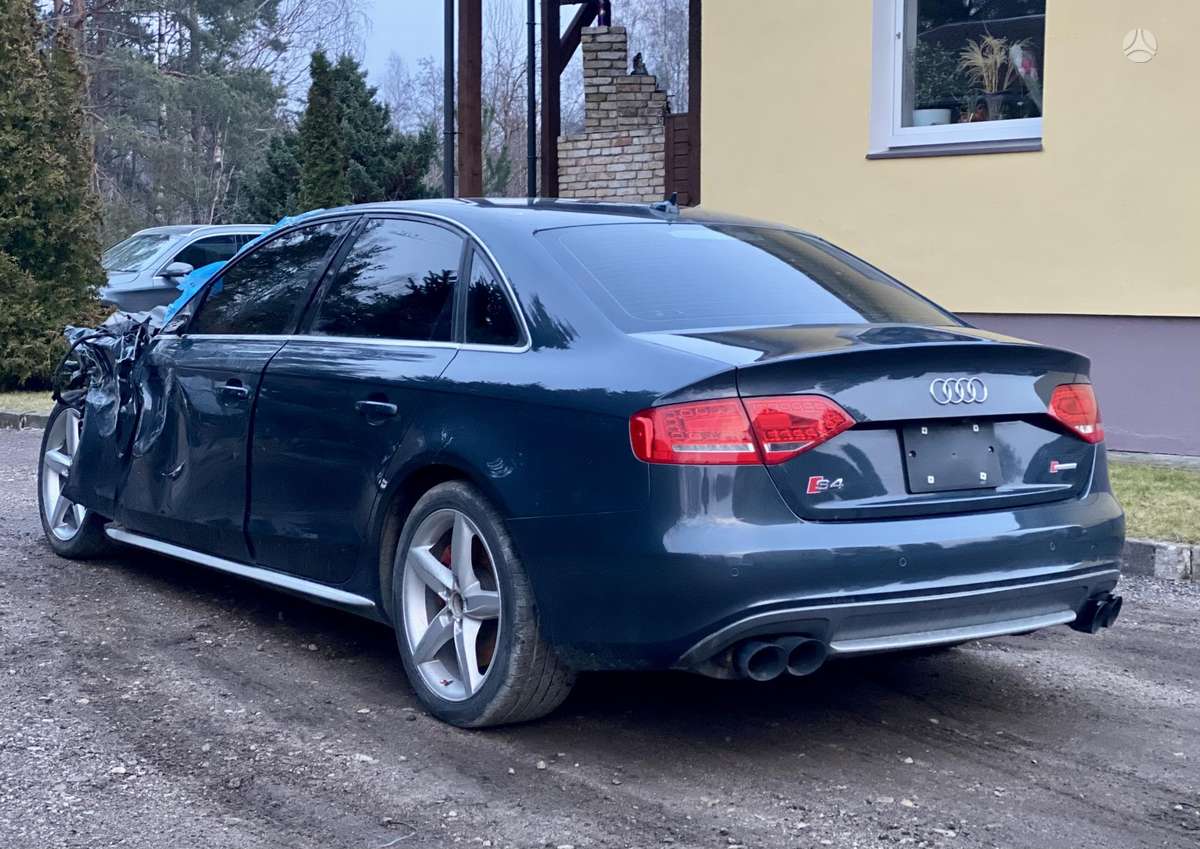 Audi A4 virsbūves detaļas