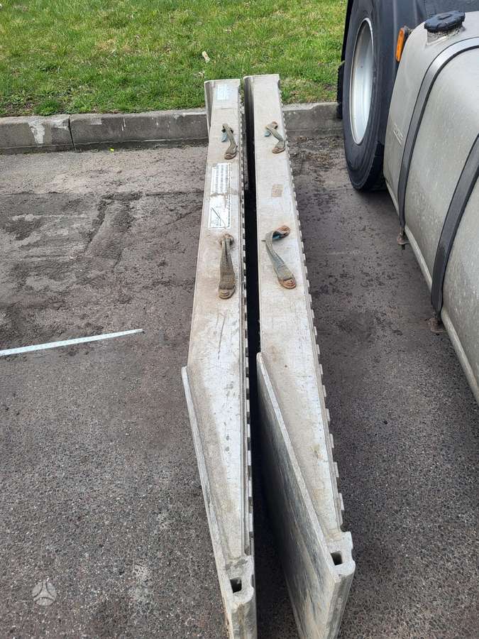 -Kita- -, custom trailer / semi-trailer