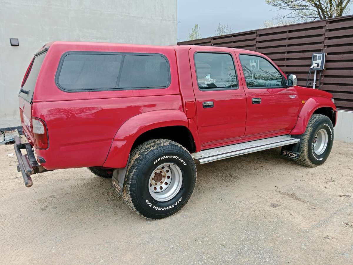 Toyota Hilux - 12