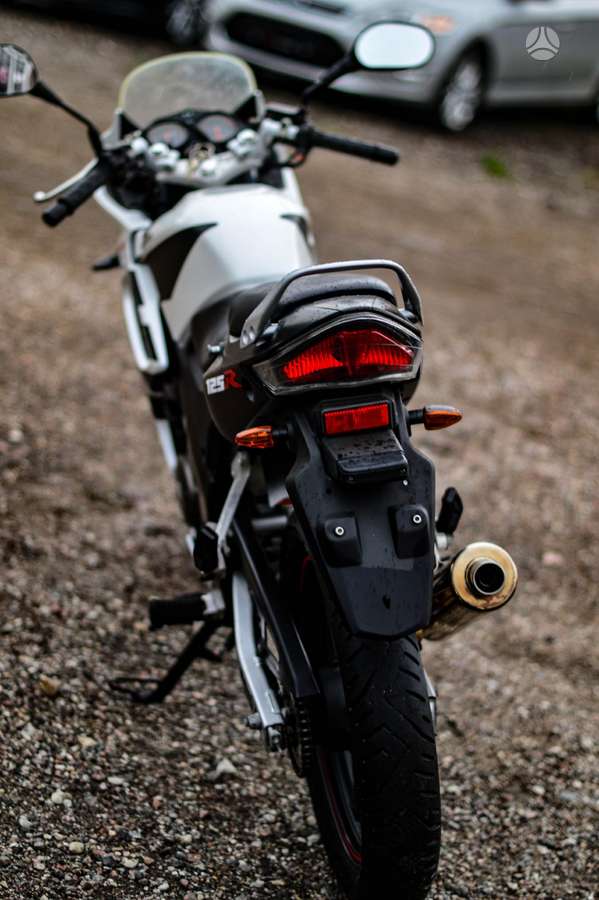 Honda CBR 125cc, street / classic