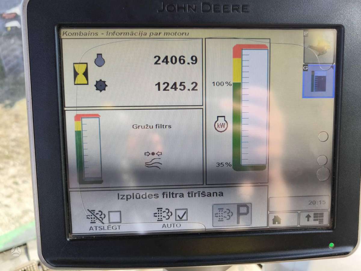 John Deere S685, kombainai