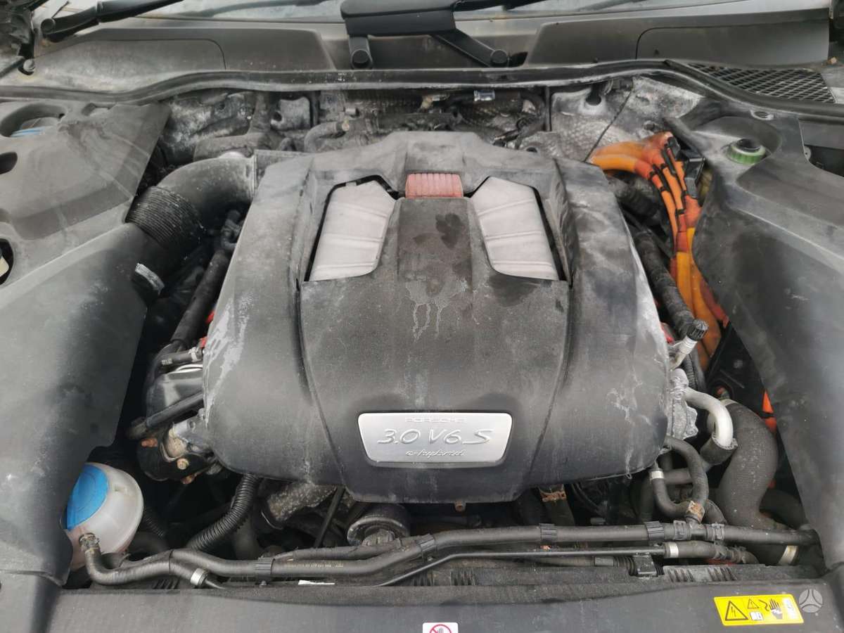 Porsche Cayenne rezerves daļās