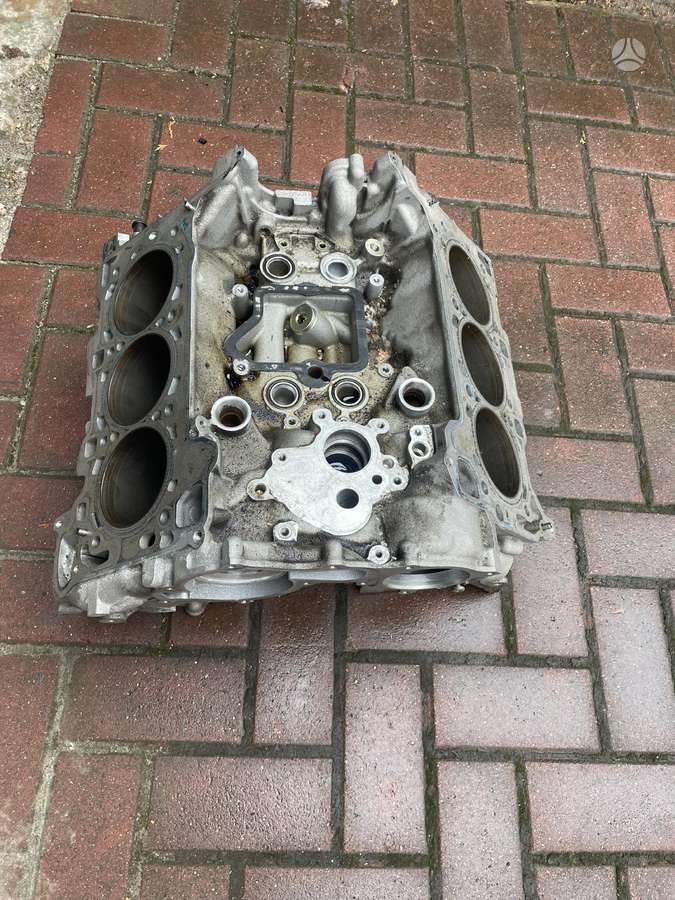 Porsche Cayenne engine block