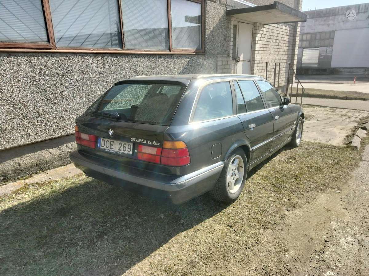 BMW 525, 2.5 l., Универсал