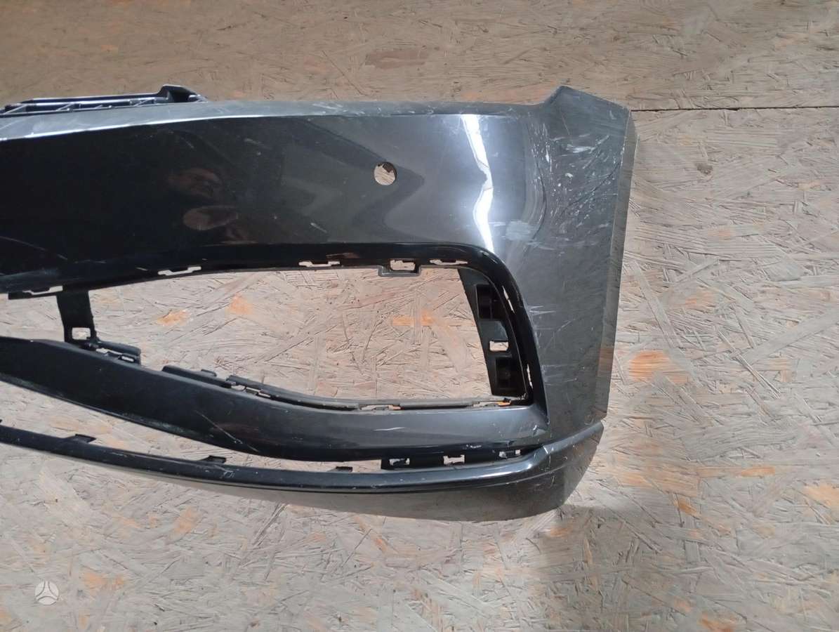 Volkswagen Passat bumpers, lights
