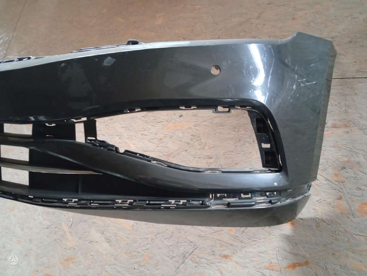 Volkswagen Passat bumpers, lights