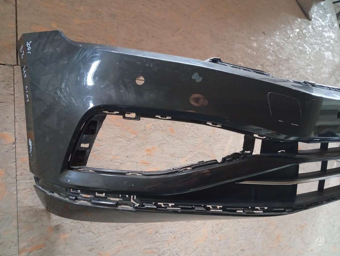 Volkswagen Passat bumpers, lights