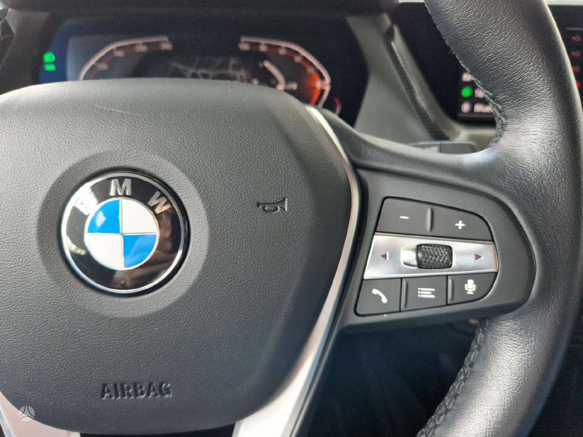 BMW 118, 1.5 l., hatchback