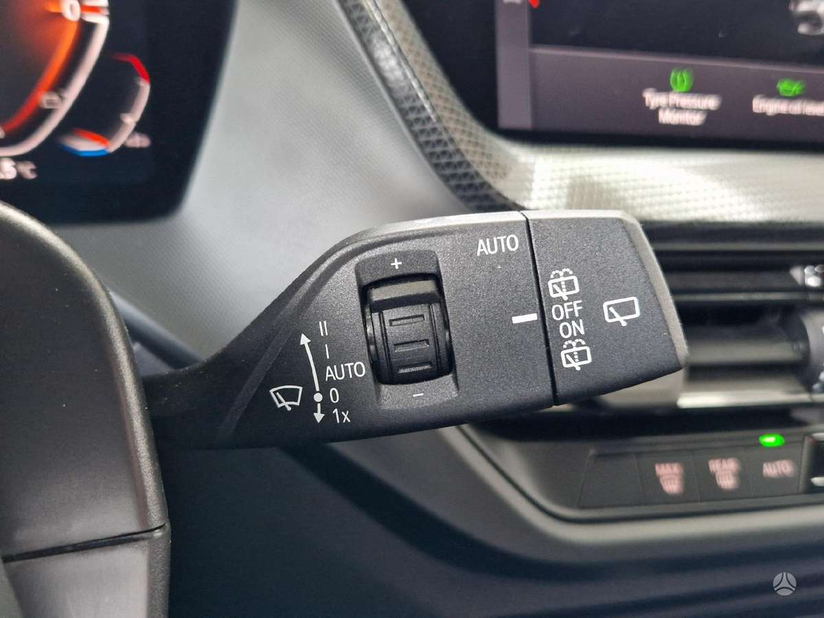 BMW 118, 1.5 l., hatchback