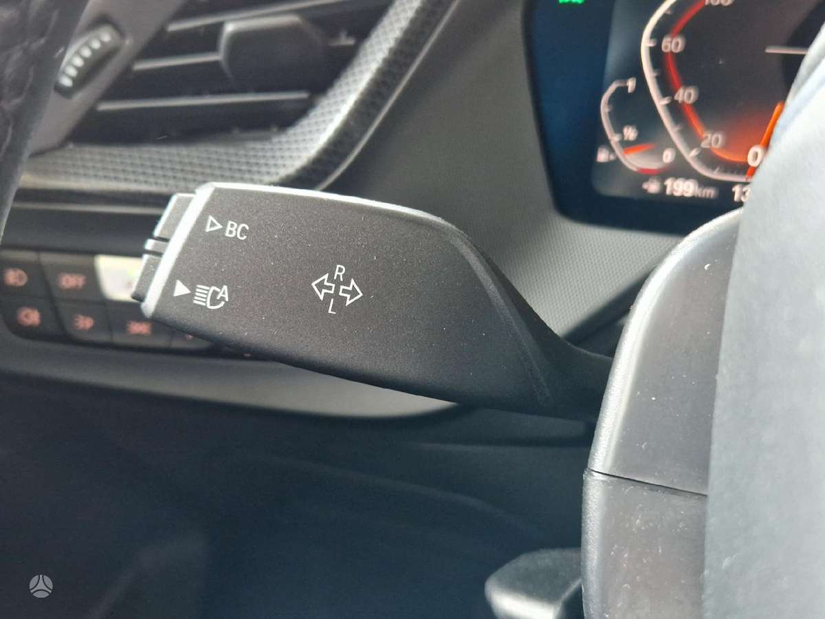 BMW 118, 1.5 l., hatchback
