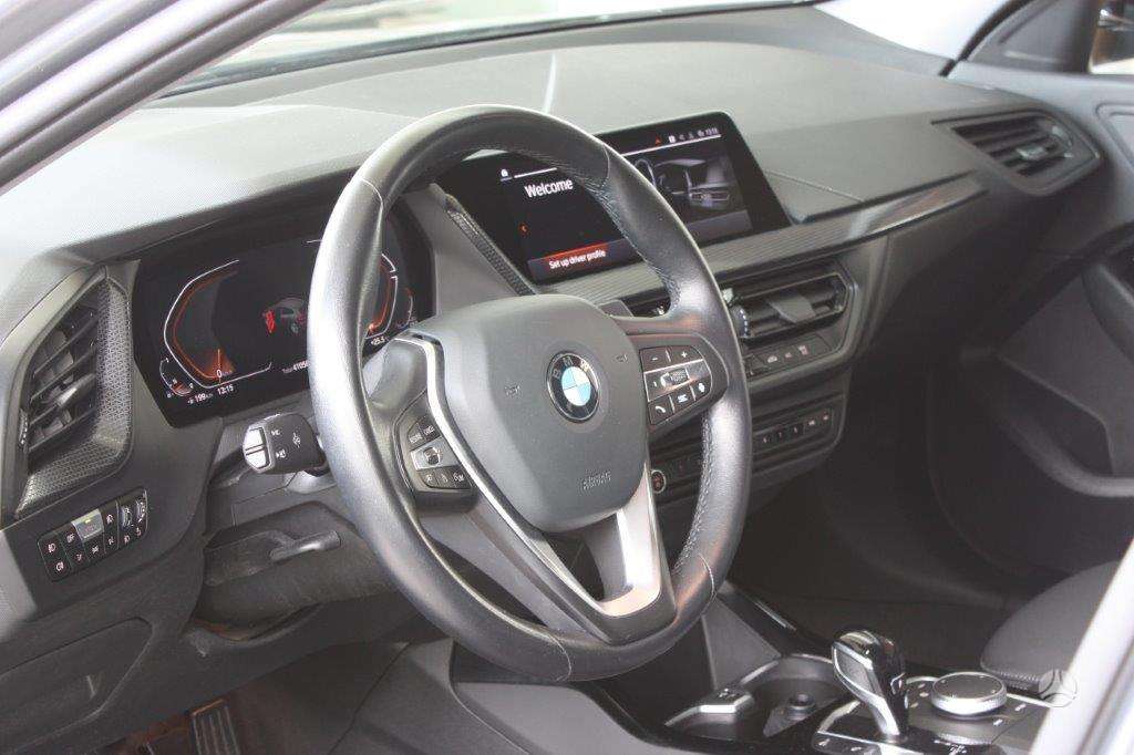 BMW 118, 1.5 l., hatchback