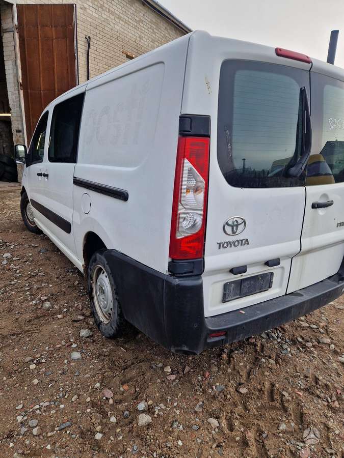 Toyota Proace Dalis siunčiame