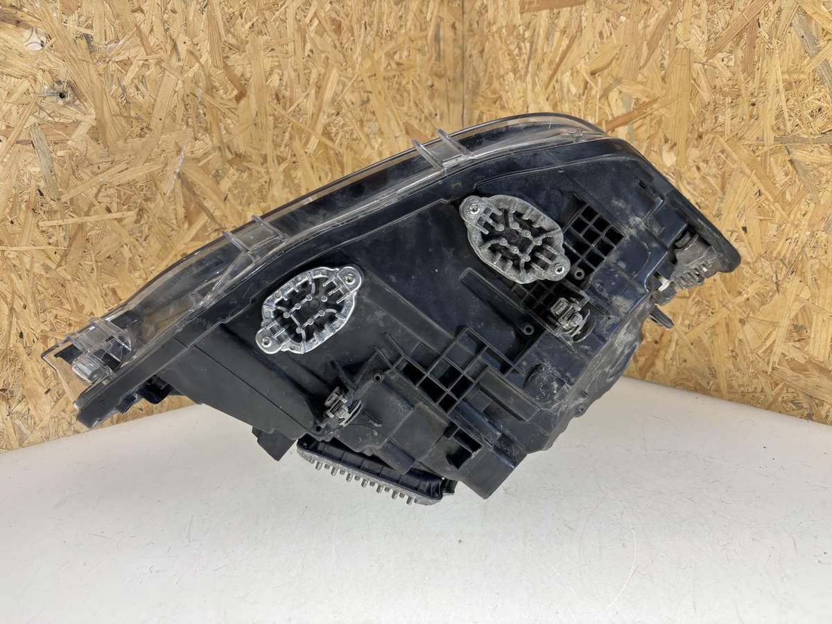 BMW 3 serija, 8492473, Cen25639
