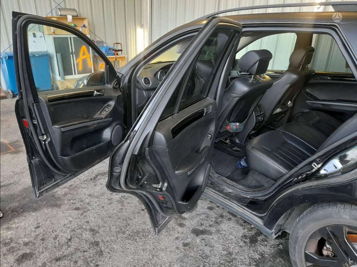 Mercedes-Benz ML320 dalimis