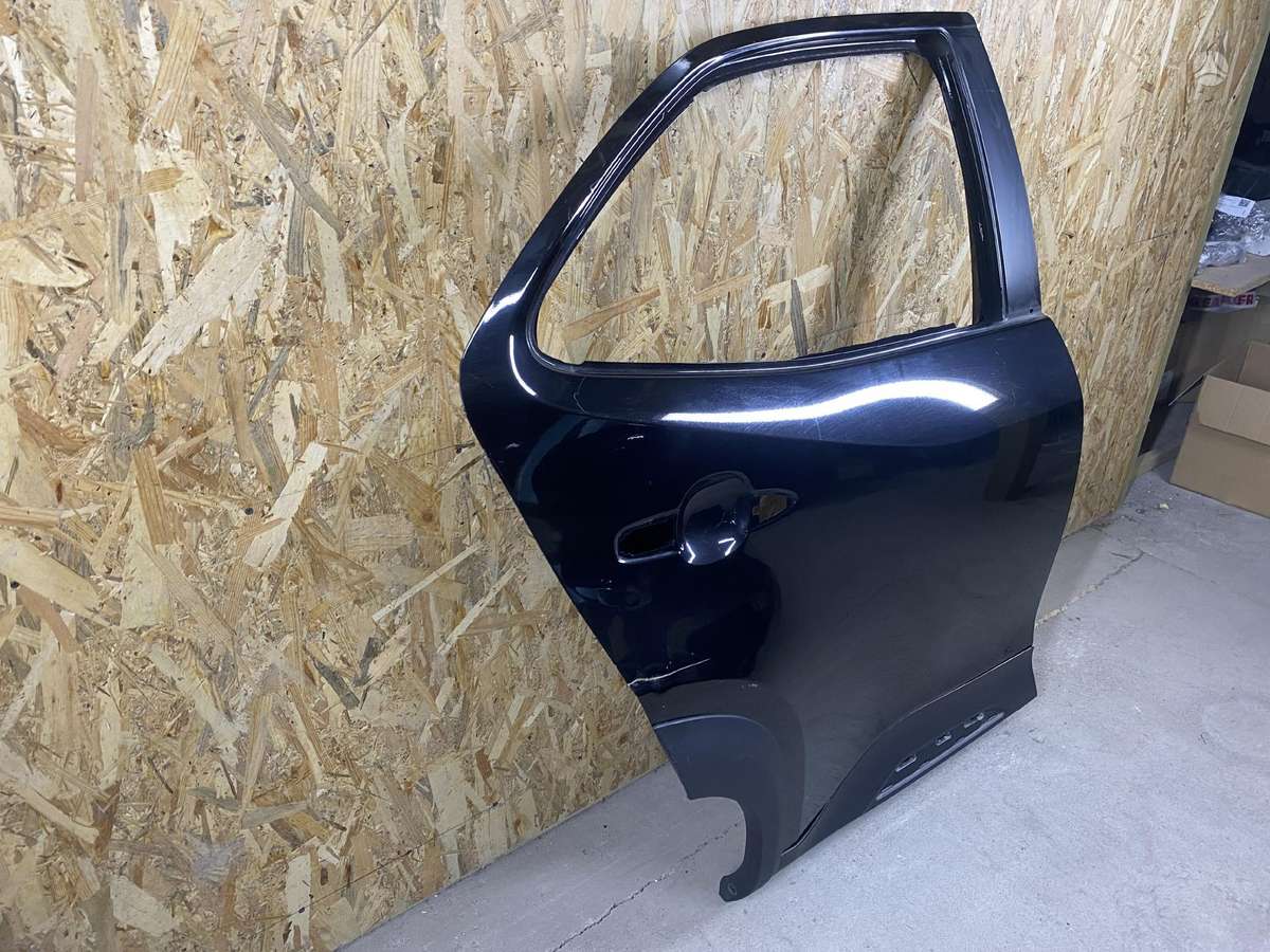 Toyota Yaris Cross двери
