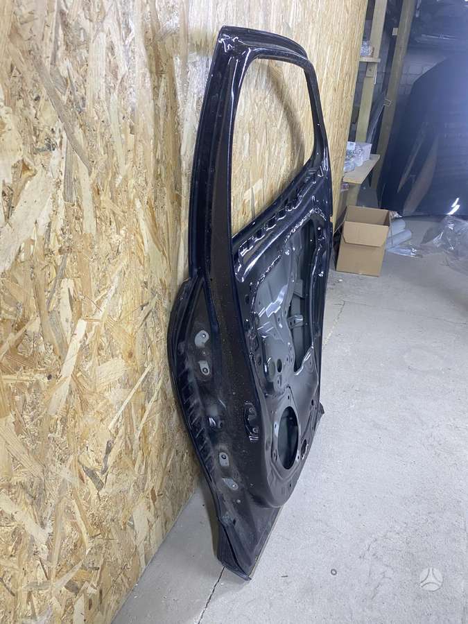 Toyota Yaris Cross двери