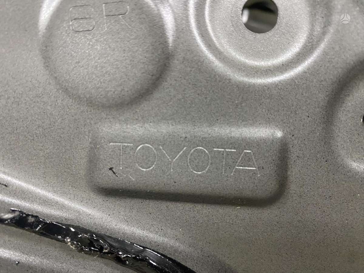 Toyota Yaris Cross двери