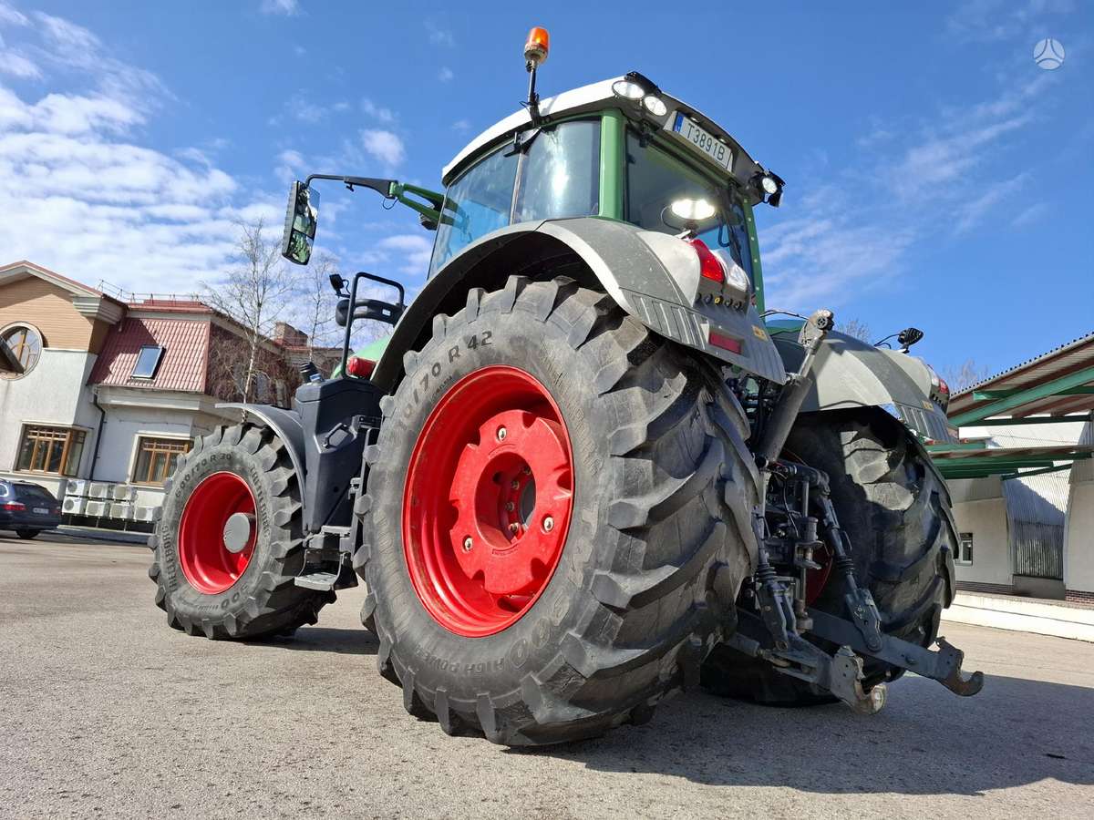 Fendt 828 Vario Profi Plus (new engi, tractors