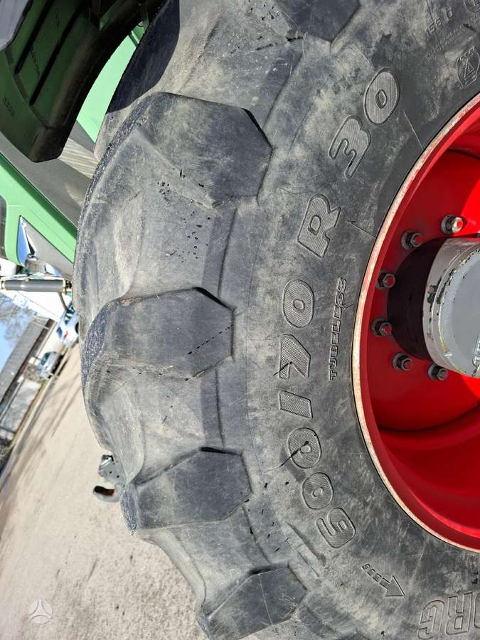 Fendt 828 Vario Profi Plus (new engi, tractors