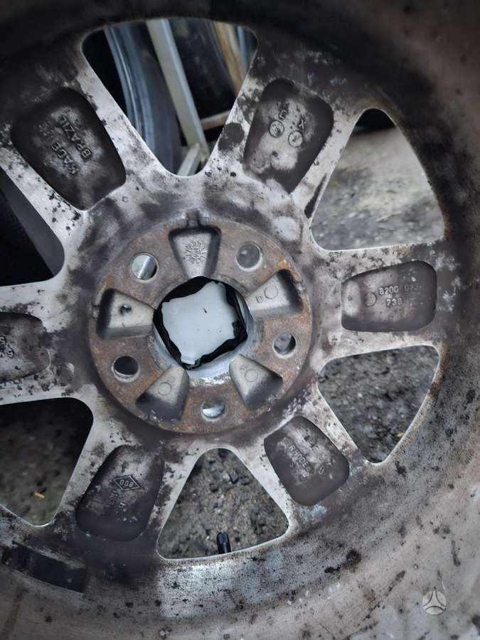 Volvo V50, lengvojo lydinio, R16