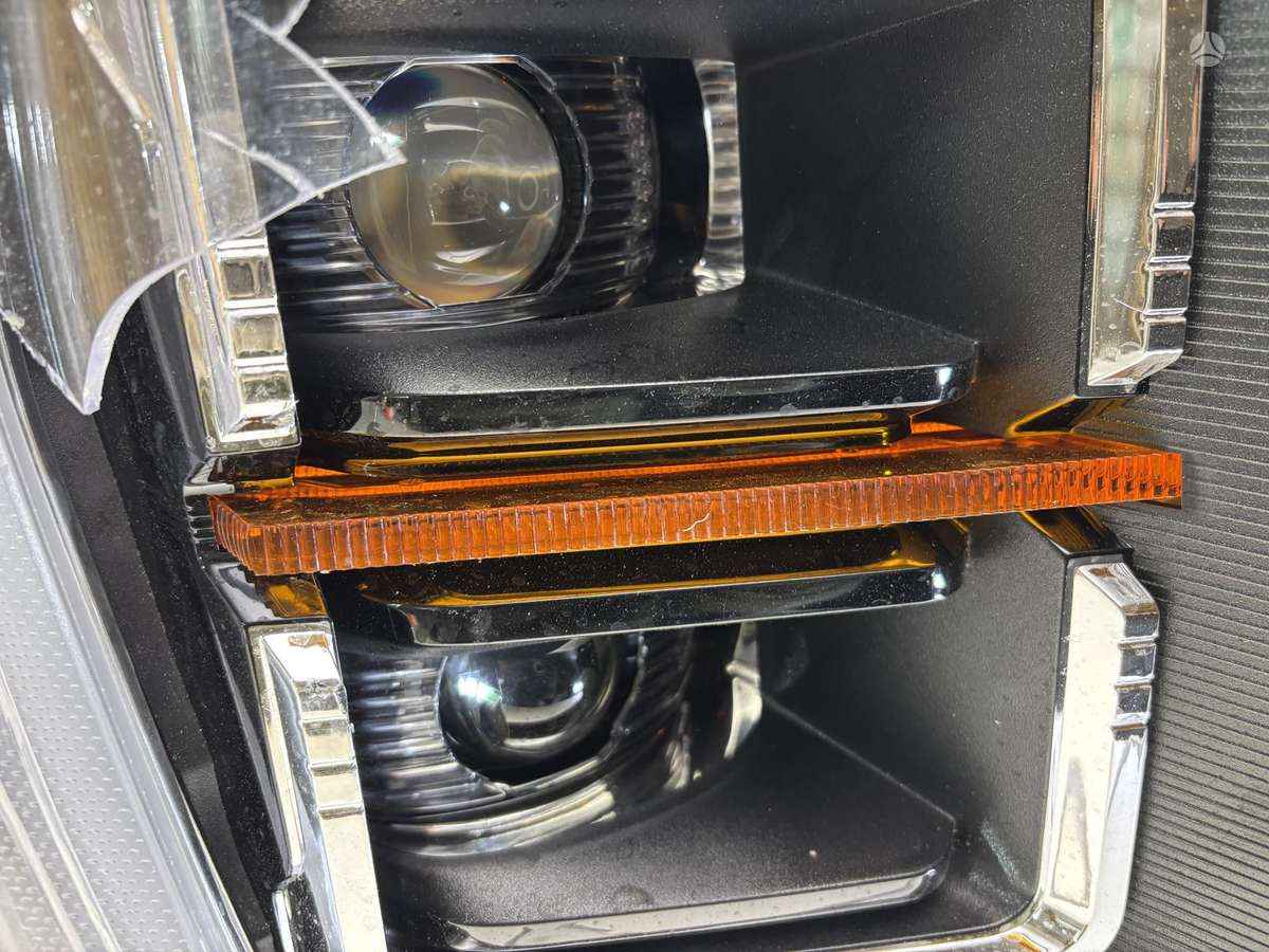 Ford Raptor Cen25774