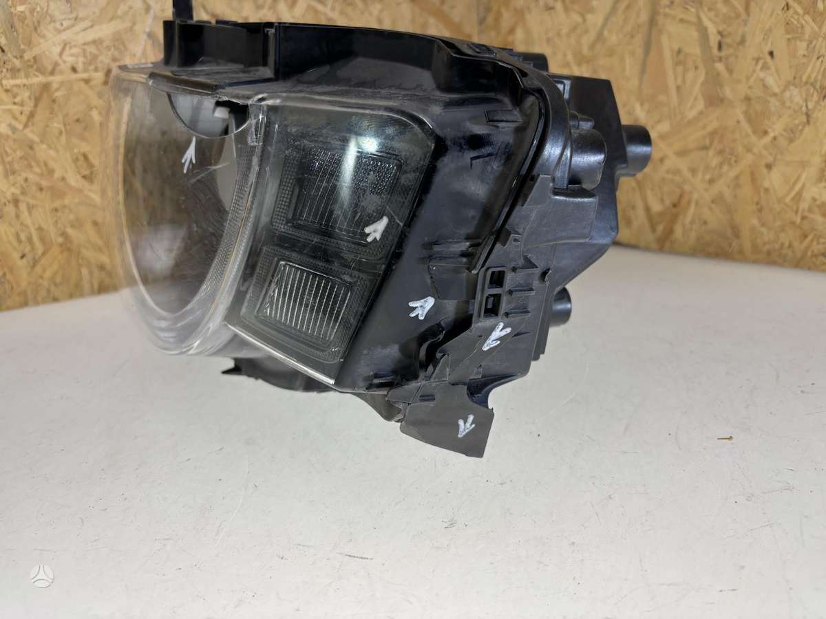 Land Rover Defender, L8B213W030HJ, Cen25683
