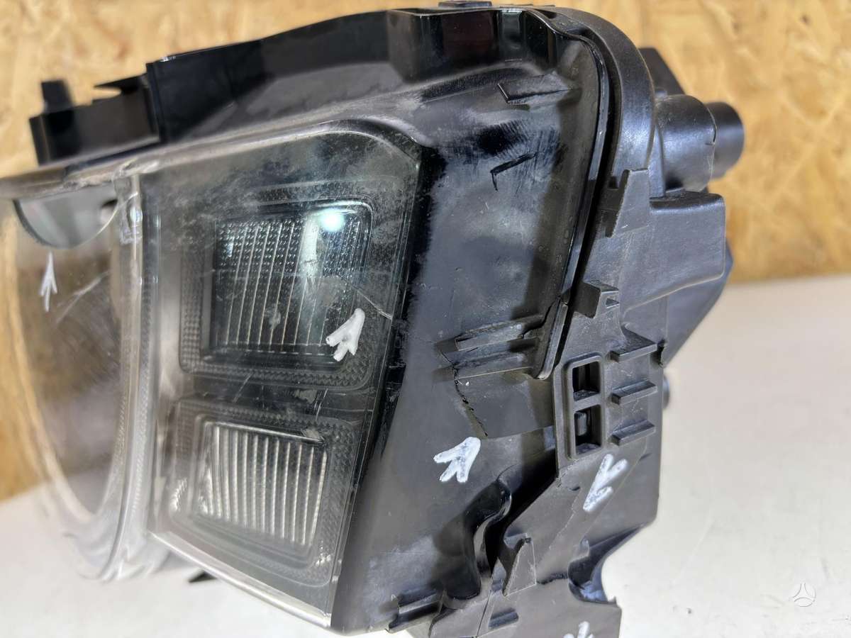 Land Rover Defender, L8B213W030HJ, Cen25683