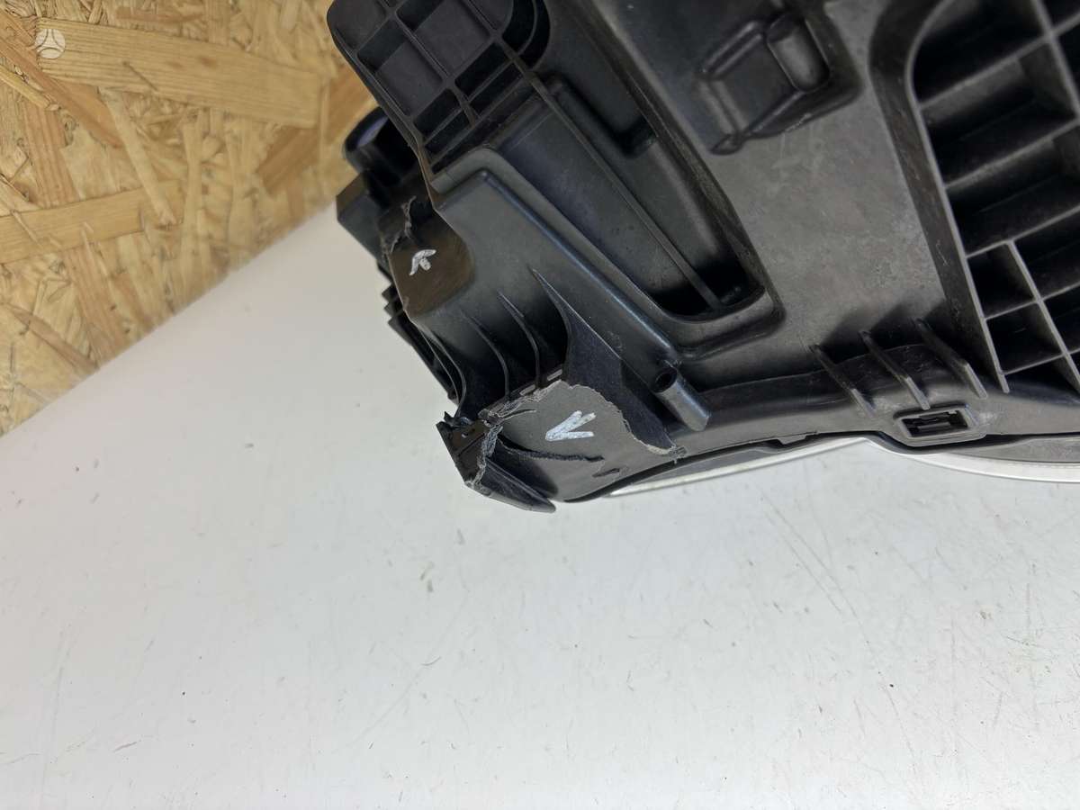 Land Rover Defender, L8B213W030HJ, Cen25683