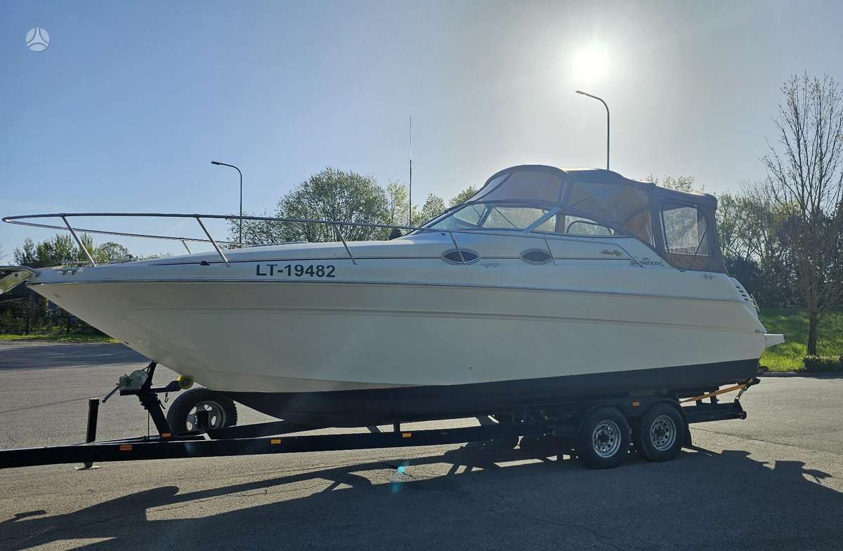 SeaRay Sundancer 270, yachts / cruisers