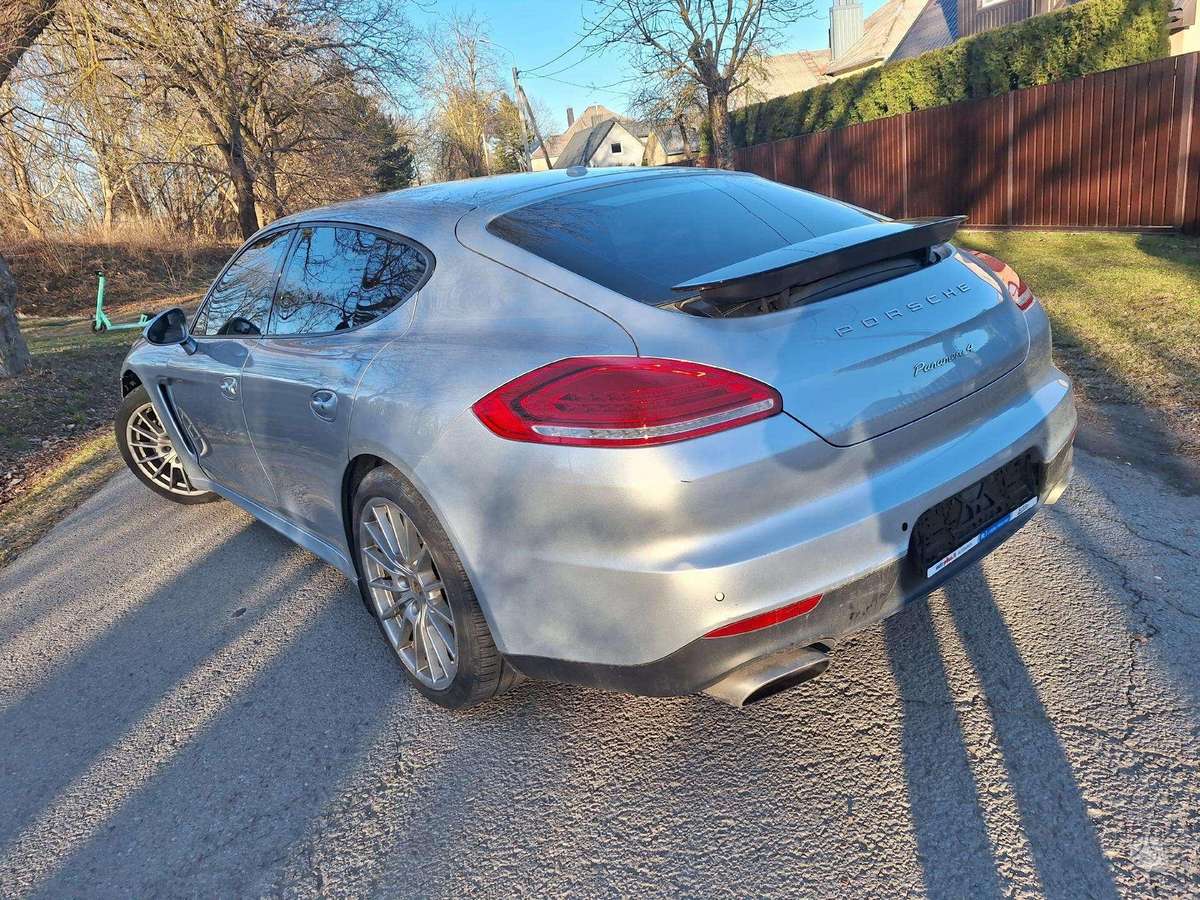 Porsche Panamera Vin ep0aa2a72fl004213