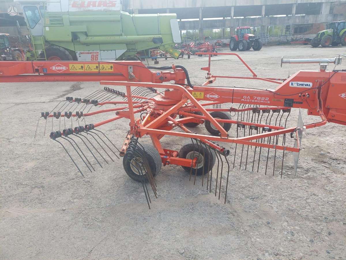 Kuhn GA 7822, grėbliai