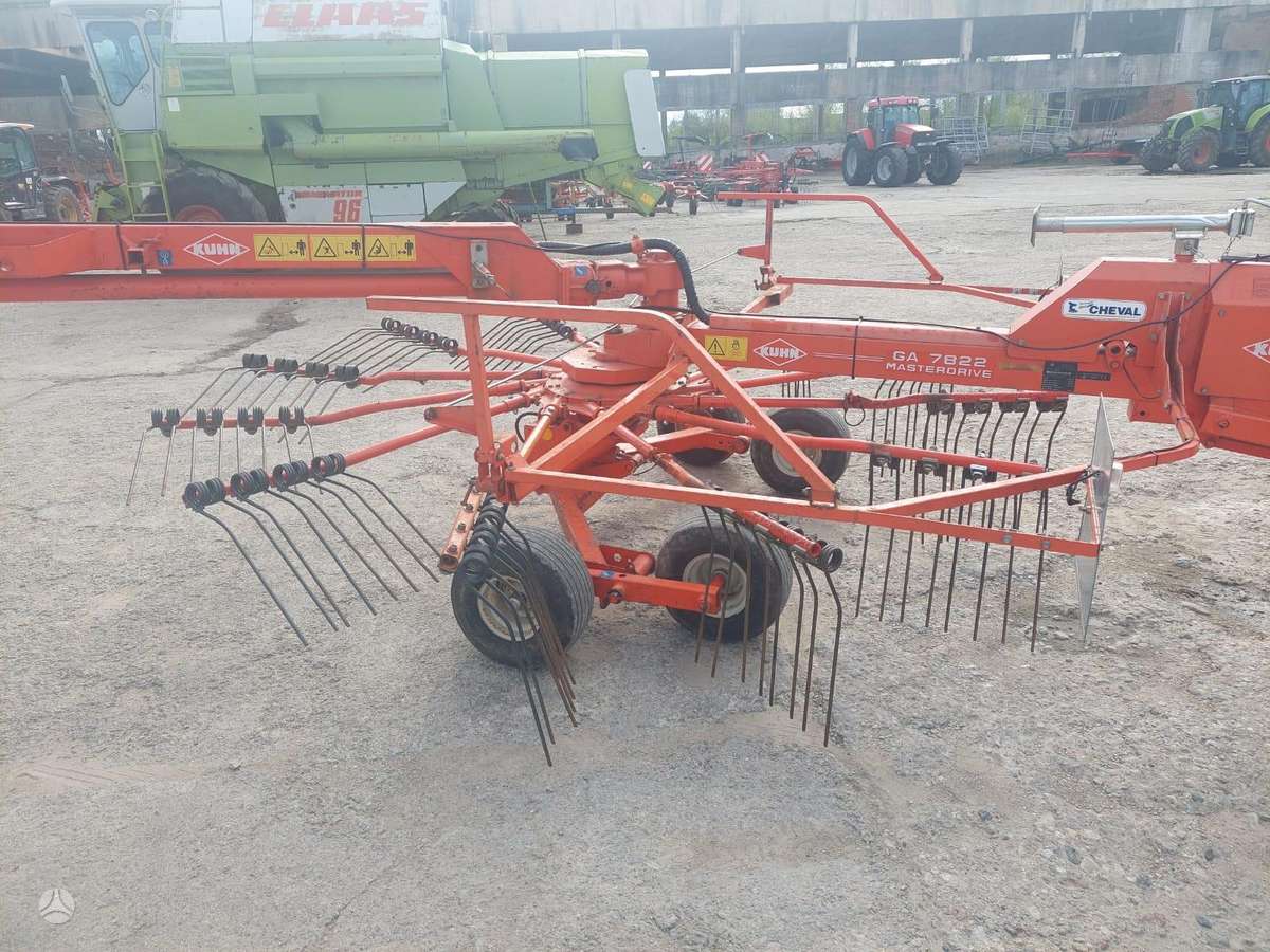 Kuhn GA 7822, rakes