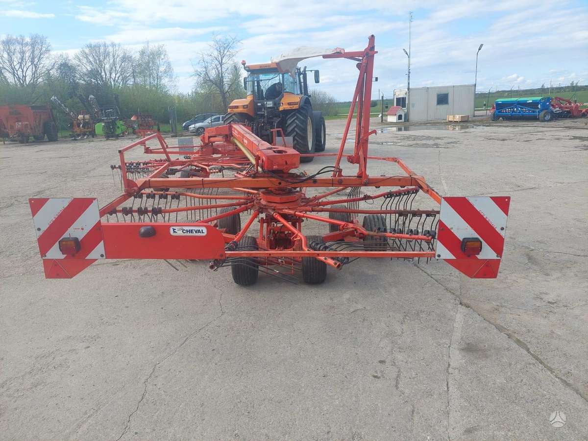 Kuhn GA 7822, rakes
