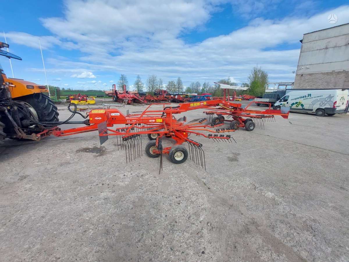 Kuhn GA 7822, rakes