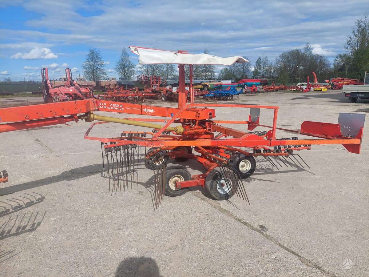 Kuhn GA 7822, rakes