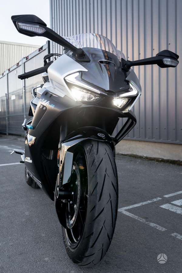 CFMOTO 675 SRR 675cc, superbikes