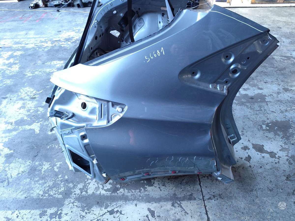Kia XCeed hood (front, rear)