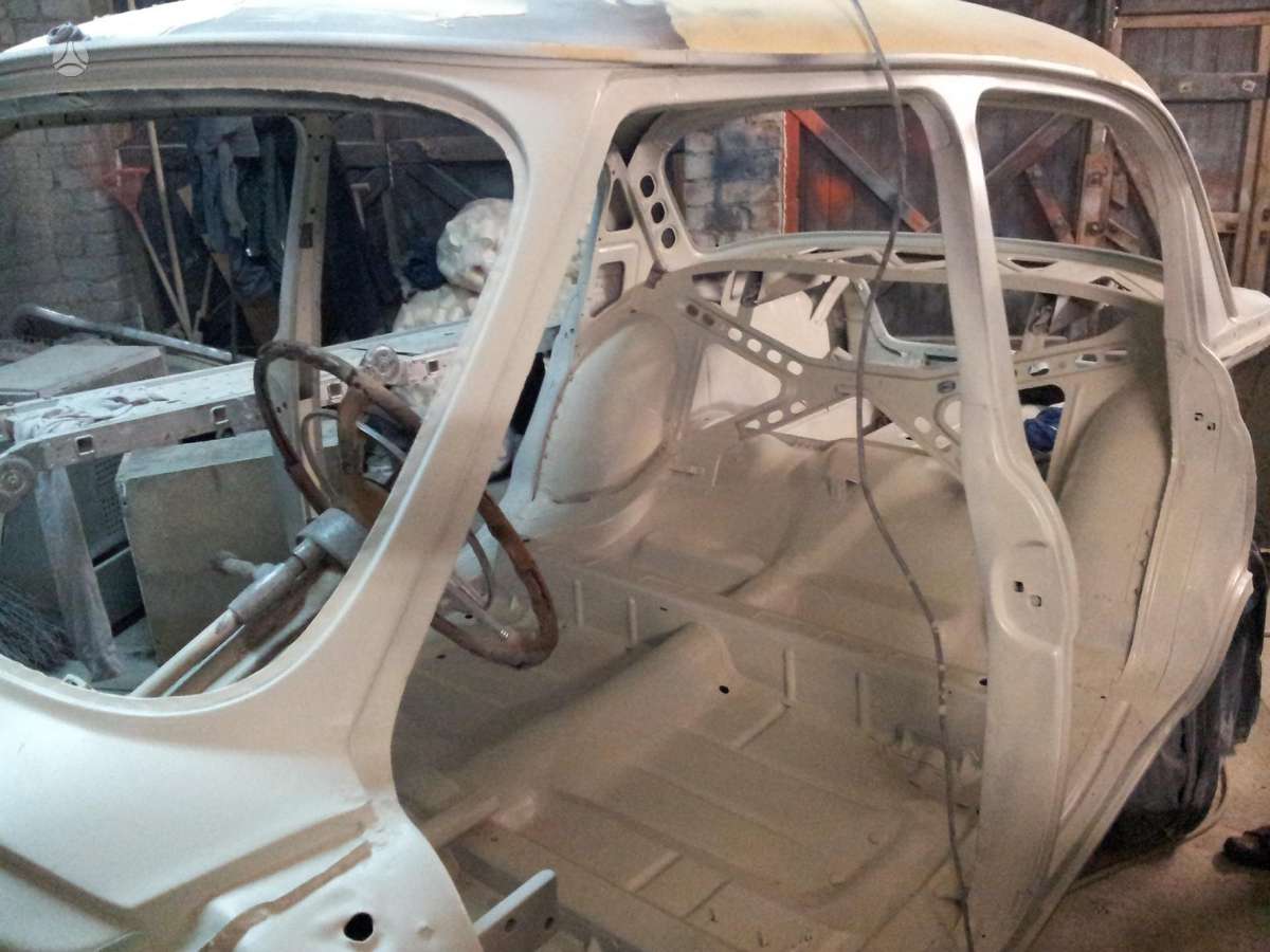 GAZ 21, Седан