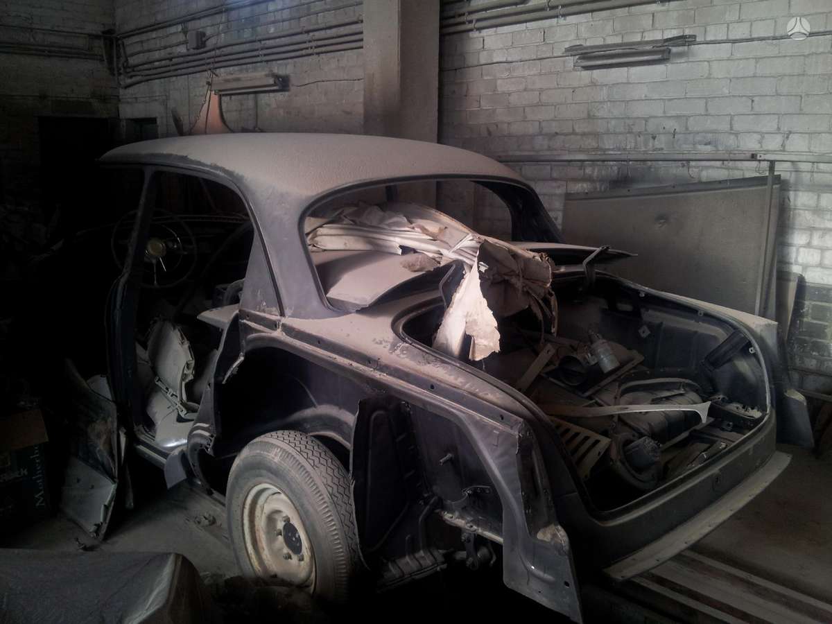 GAZ 21, Седан