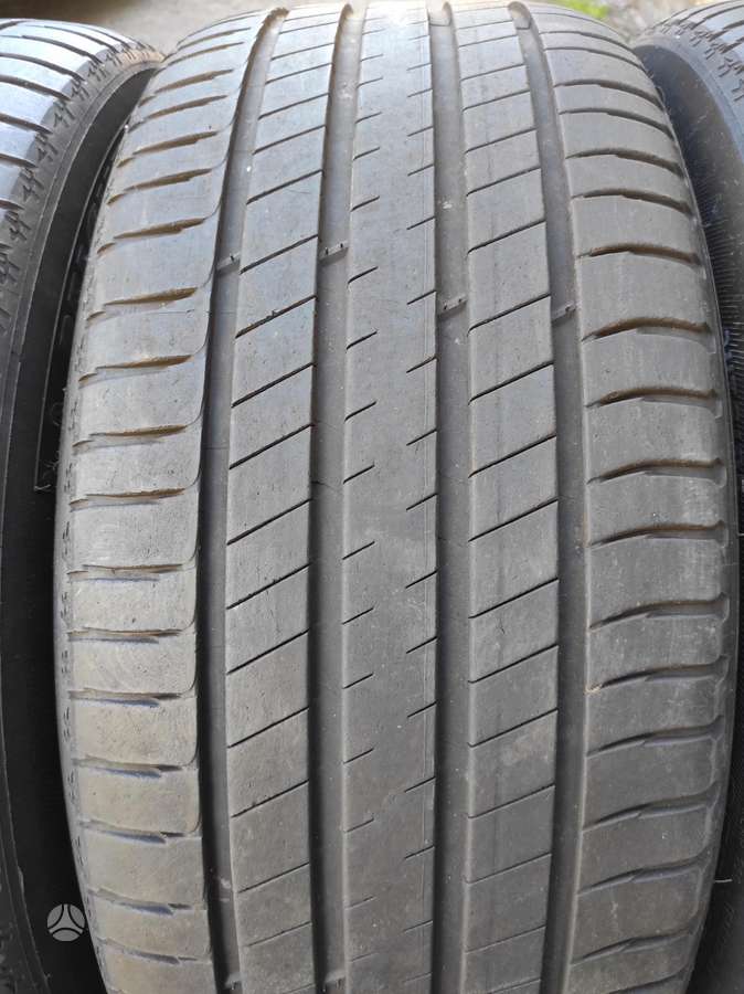 Bridgestone, vasaras 255/45 R20