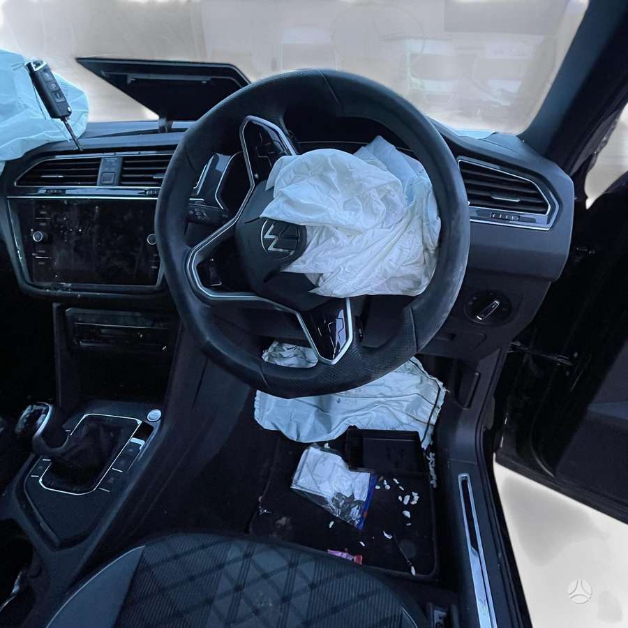 Volkswagen Tiguan Rida 19231 myliu engine code dxdb gearbox code vdl color