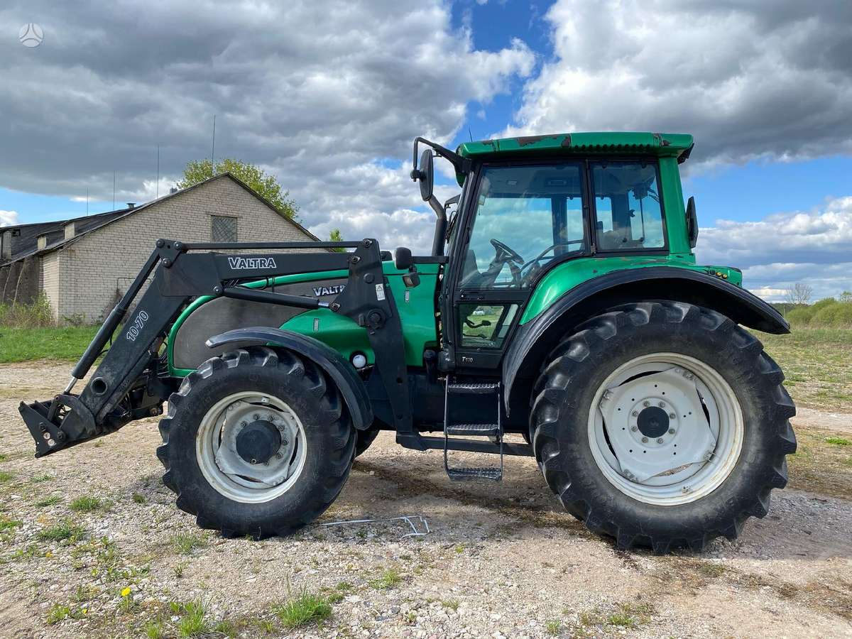 Valtra T130, tractors
