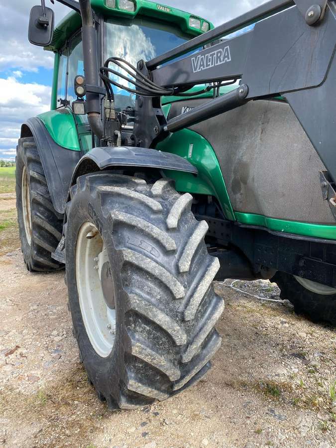 Valtra T130, tractors
