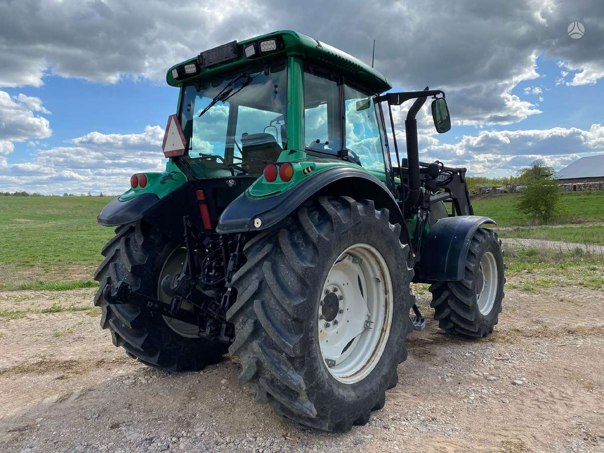 Valtra T130, tractors