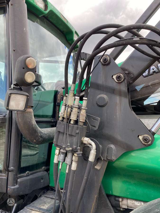 Valtra T130, tractors