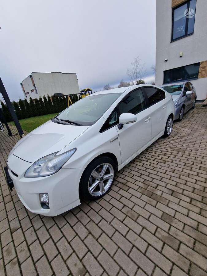 Toyota Prius, hečbekas