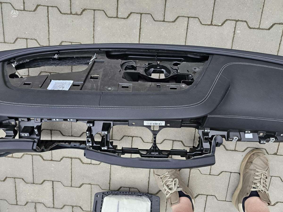 Mercedes-Benz E klasė консоль