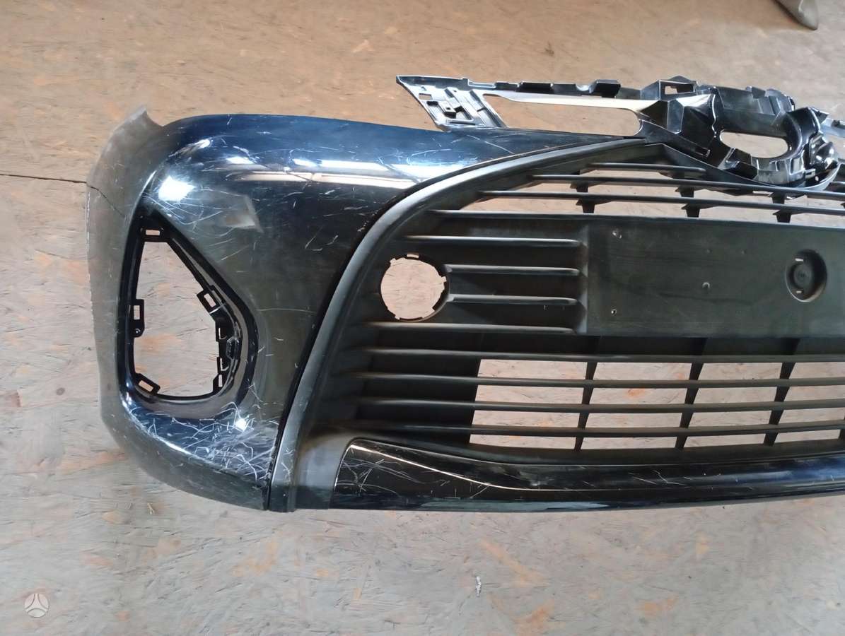 Toyota Yaris bamperi