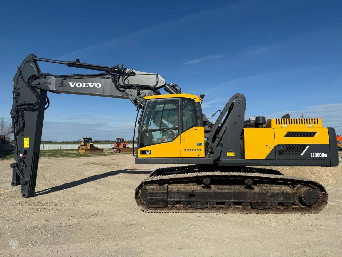 Volvo EC 300 DNL Cabin Lift, экскаваторы