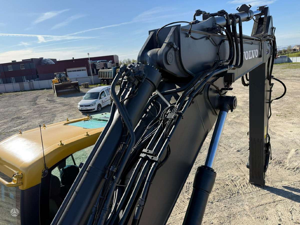 Volvo EC 300 DNL Cabin Lift, экскаваторы
